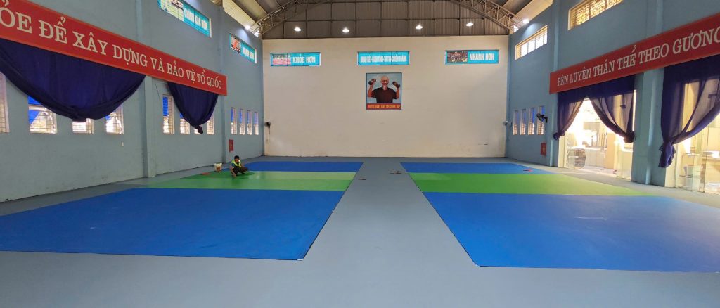 02 Sân Cầu Lông Đông Triều