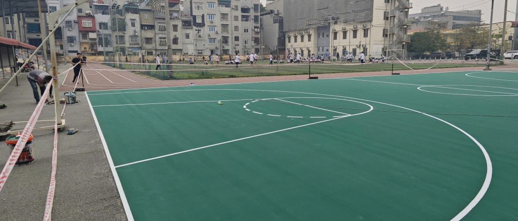 1 Sân Bóng Rổ, Mật Mã
